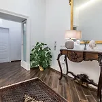 Elegance 4*