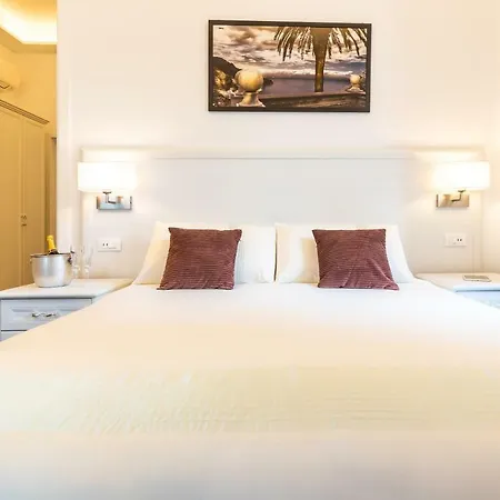 Pensión Elegance 4*